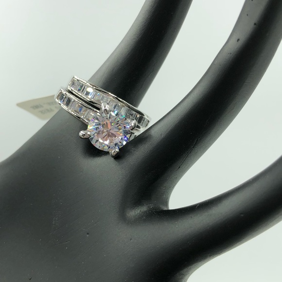 Gorgeous Wedding Ring Set Size 7 NWT - Picture 4 of 8